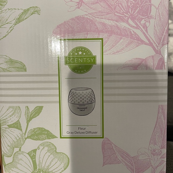 Scentsy diffuser - Picture 2 of 2